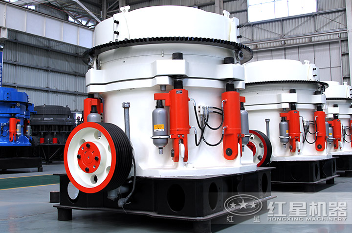 圓錐破碎機實拍圖，運行平穩(wěn) 后期維護成本低