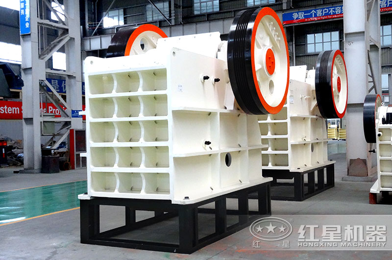 HD德版鄂破采用鍛造主軸，承載破碎力更大